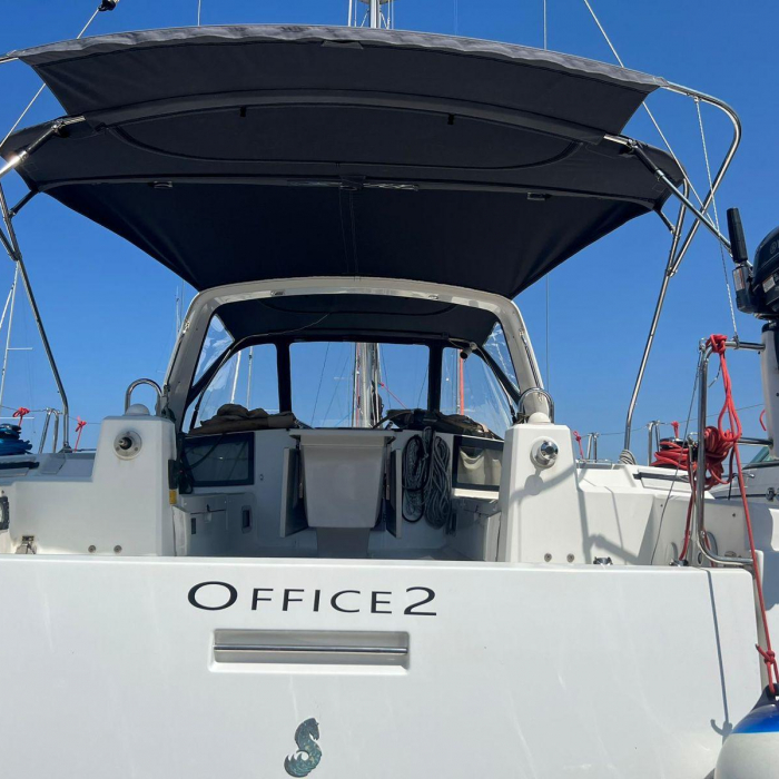 Office 2 | Oceanis 41.1 photo 14