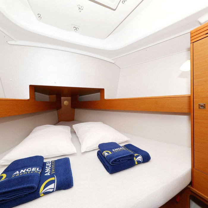 Cosma | Sun Odyssey 33i photo 9