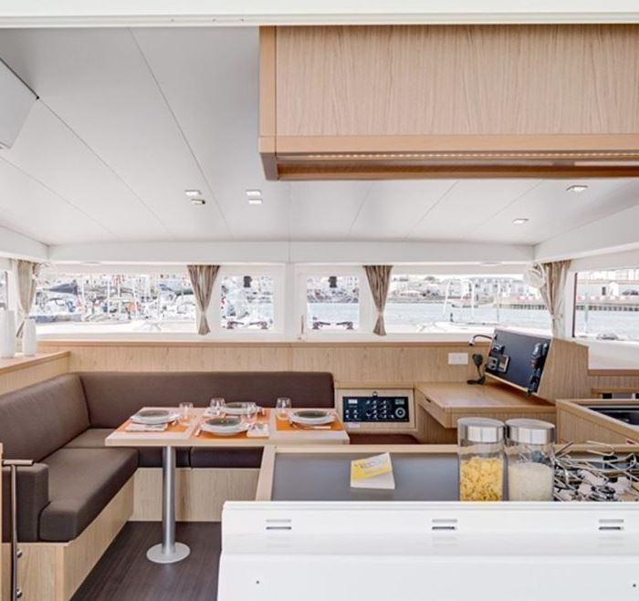 Orion VII | Lagoon 400 S2 photo 4