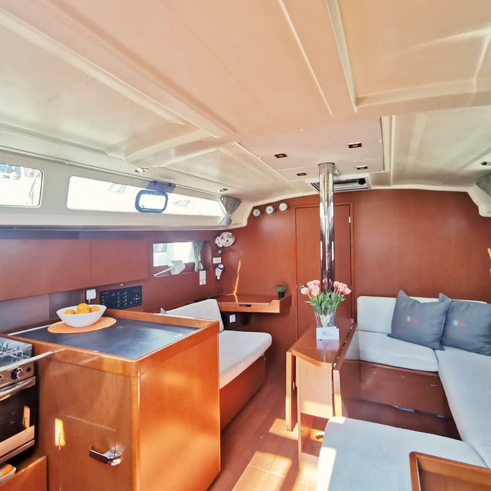 First | Oceanis 41.1 photo 14