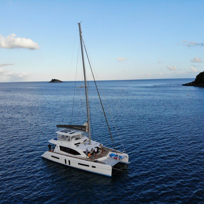 Between | Leopard 58 photo 2