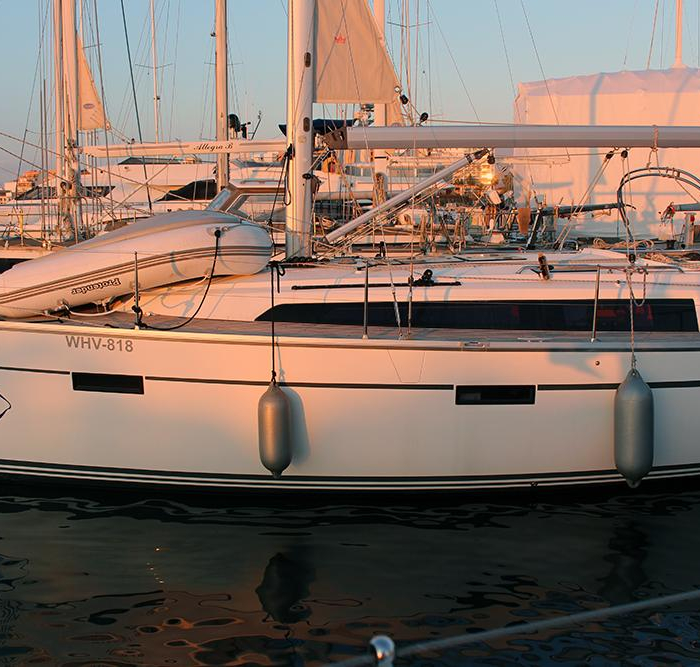 Chilly Lilly | Bavaria Cruiser 37 6 photo 1