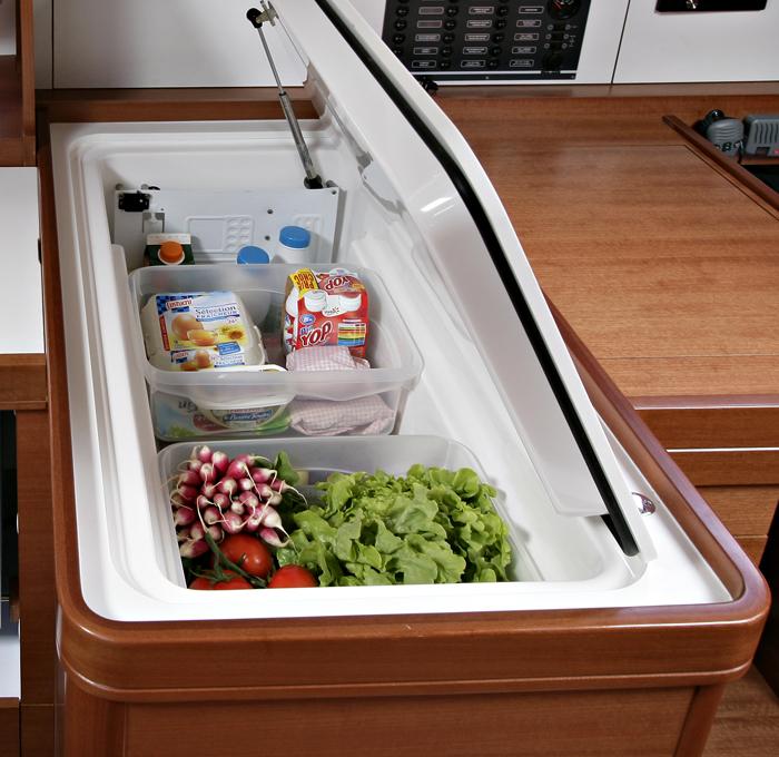 China girl | Dufour 375 GL photo 11