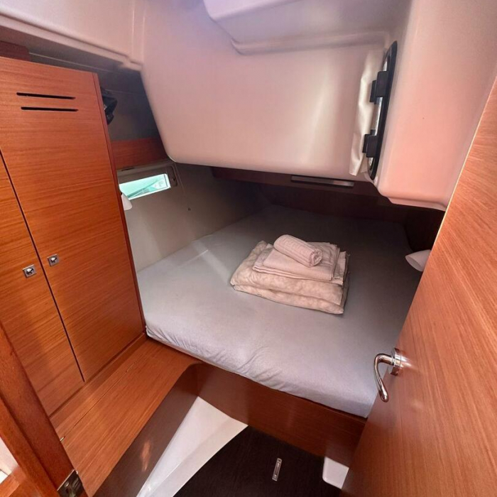 Economy | Dufour 390 photo 9