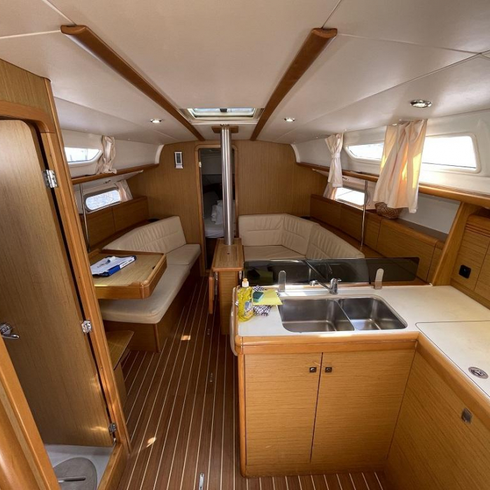 Mala | Sun Odyssey 36i photo 7