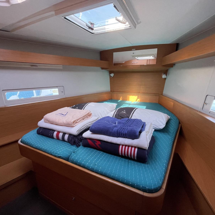 Sweet | Dufour 430 GL photo 8