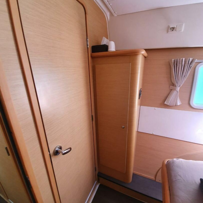 Exit Strategy | Lagoon 420 photo 17