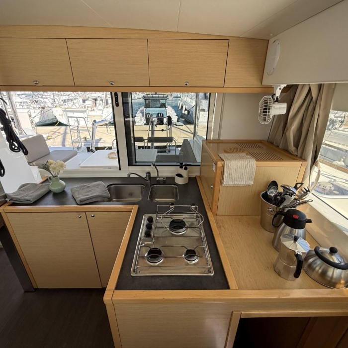 Cava | Lagoon 39 photo 31