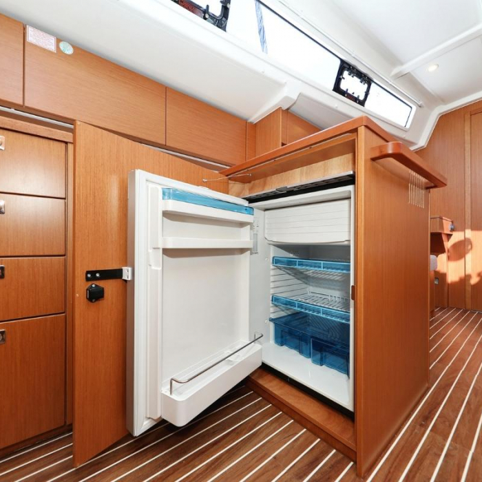 Lea | Bavaria C38 photo 8