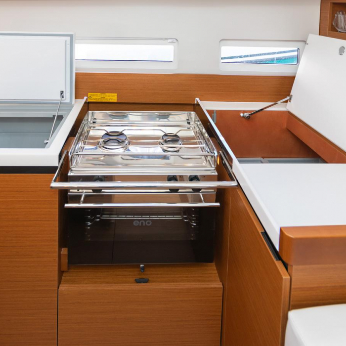 OLIVER new 2025 (air condition, solar panels) | Sun Odyssey 410 photo 13