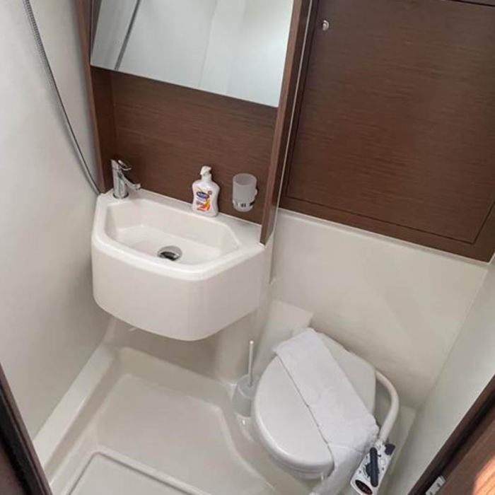 East | Oceanis 51.1 photo 15