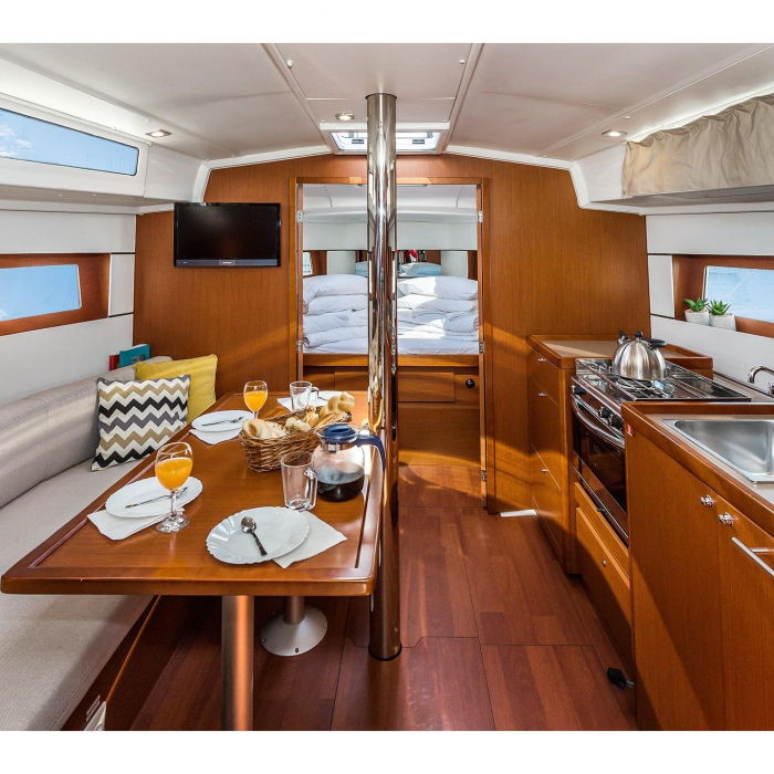 SAILOR JUPITER | Oceanis 38.1 photo 8