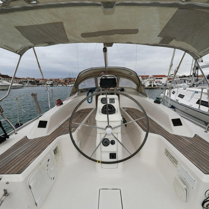 Homeoffice | Bavaria Cruiser 33 photo 23
