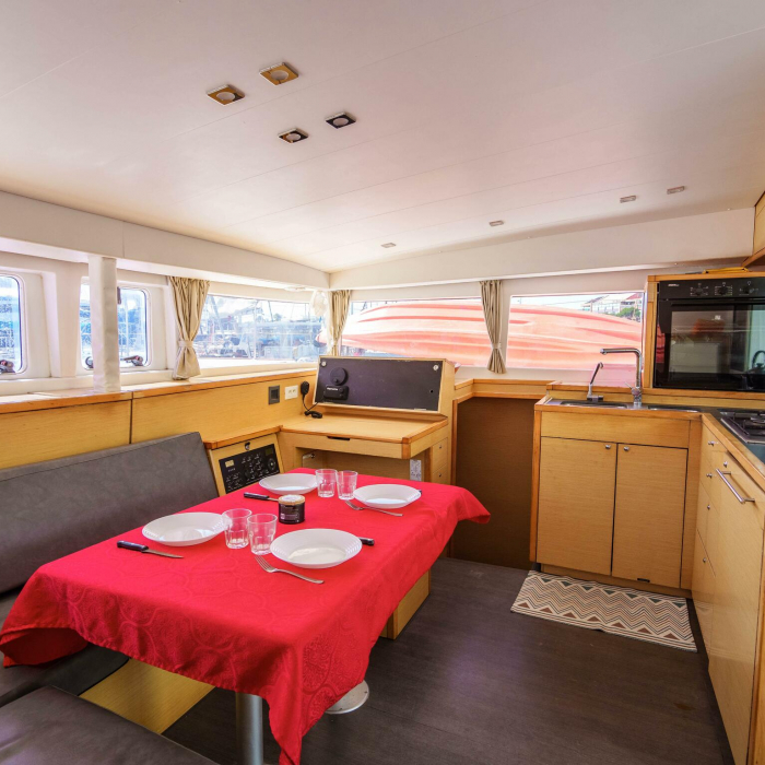 Poe Reva | Lagoon 400 S2 photo 26