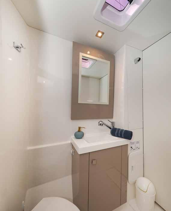 Ariel | Fountaine Pajot Astrea 42 photo 4