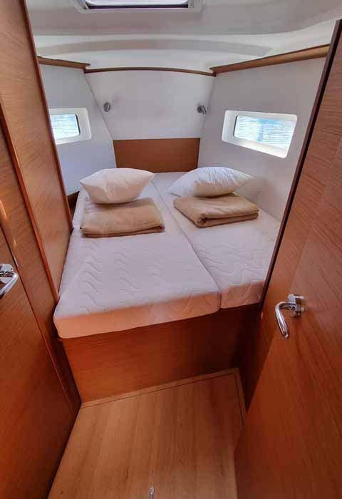 Bella Mia | Sun Odyssey 380 photo 9