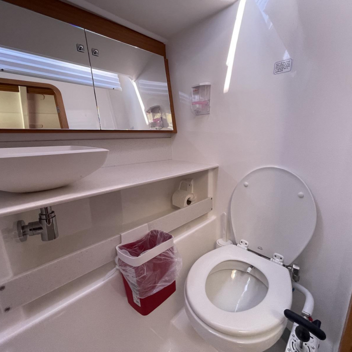 Sweet | Dufour 430 GL photo 17