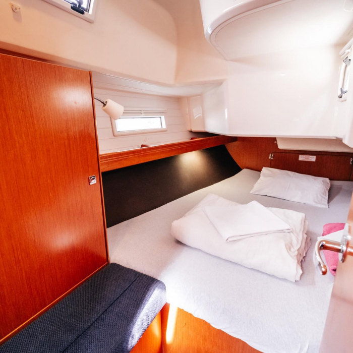 Blue Tone | Bavaria Cruiser 37 photo 12