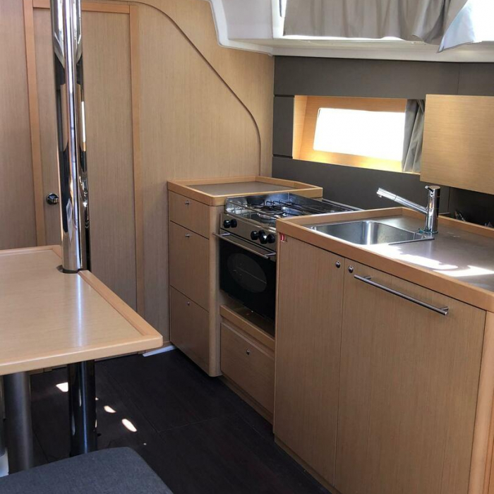 Amaral | Oceanis 38 photo 13