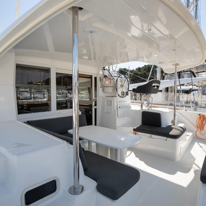 Mare Negroni | Lagoon 40 photo 17