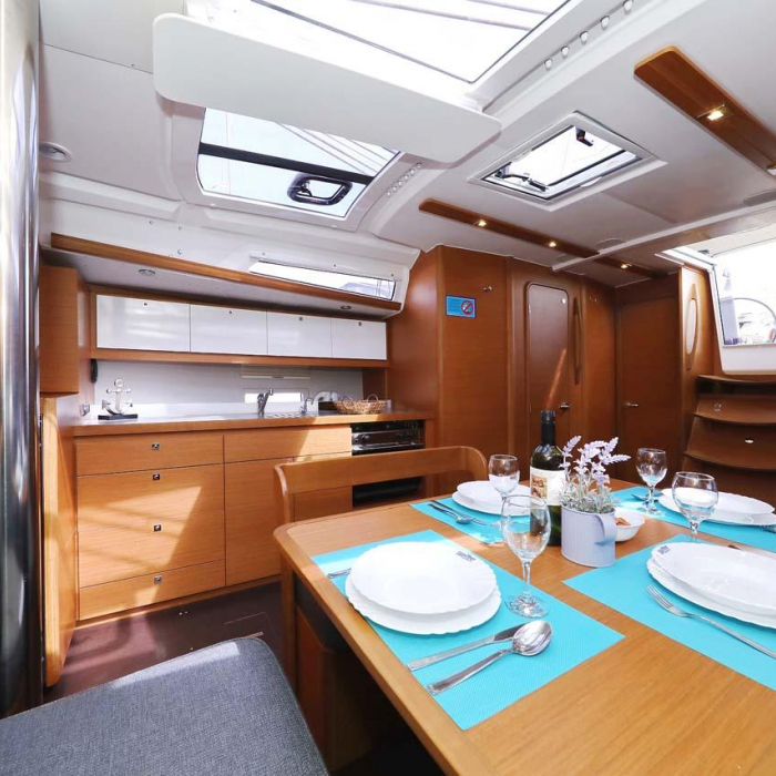 Lucia 1 | Dufour 430 photo 18