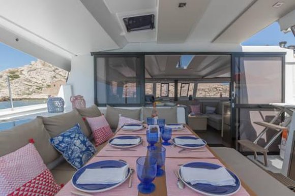 Deutz | Fountaine Pajot Astrea 42 photo 8