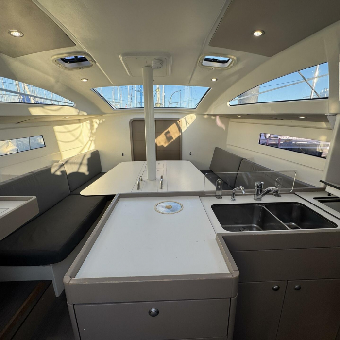 Xavier | RM 1070 photo 7