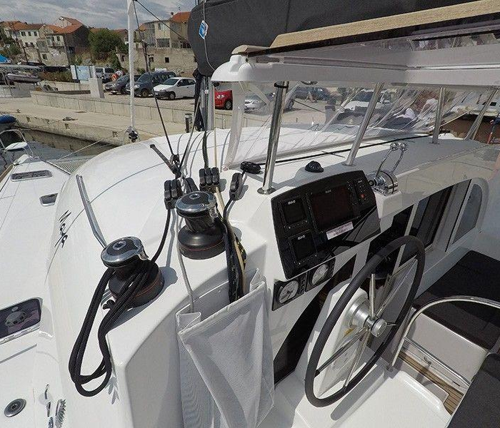 Maya | Lagoon 380 photo 33