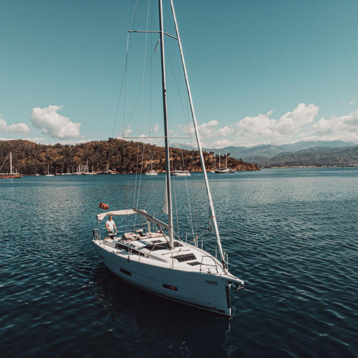 Paris | Dufour 390 photo 38