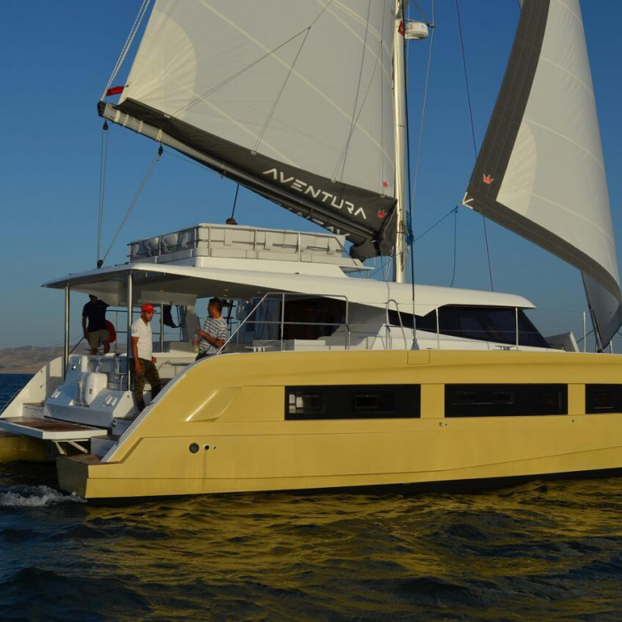 Art J | Aventura 45 photo 3