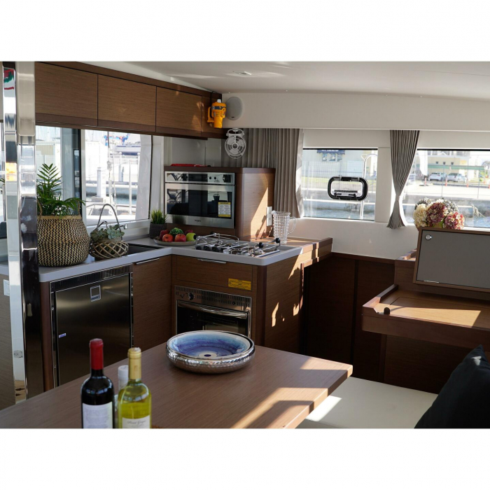 Chios | Lagoon 40 photo 14