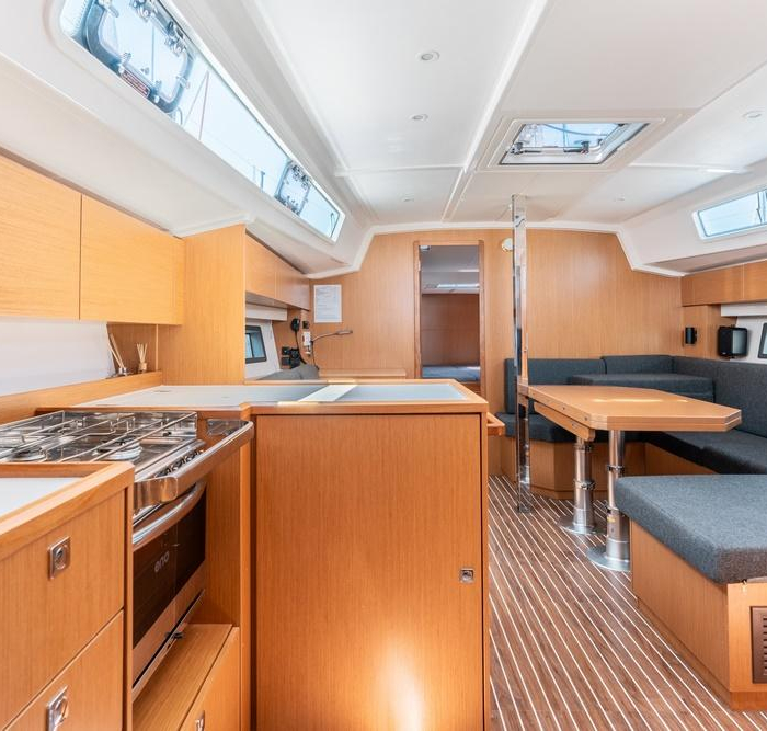 Avra | Bavaria C42 photo 29