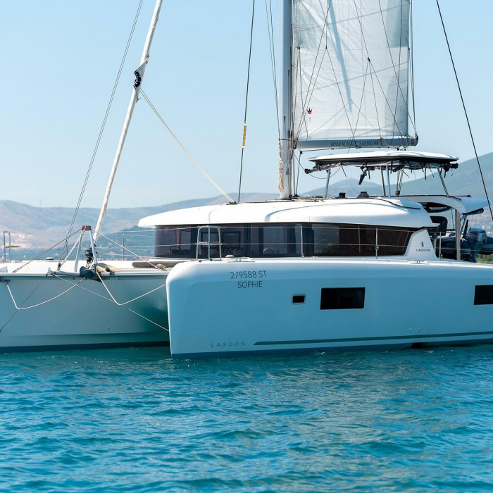 Sophie | Lagoon 42 Owner version photo 11