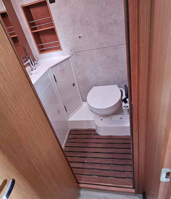 Nola | Bavaria C42 photo 12