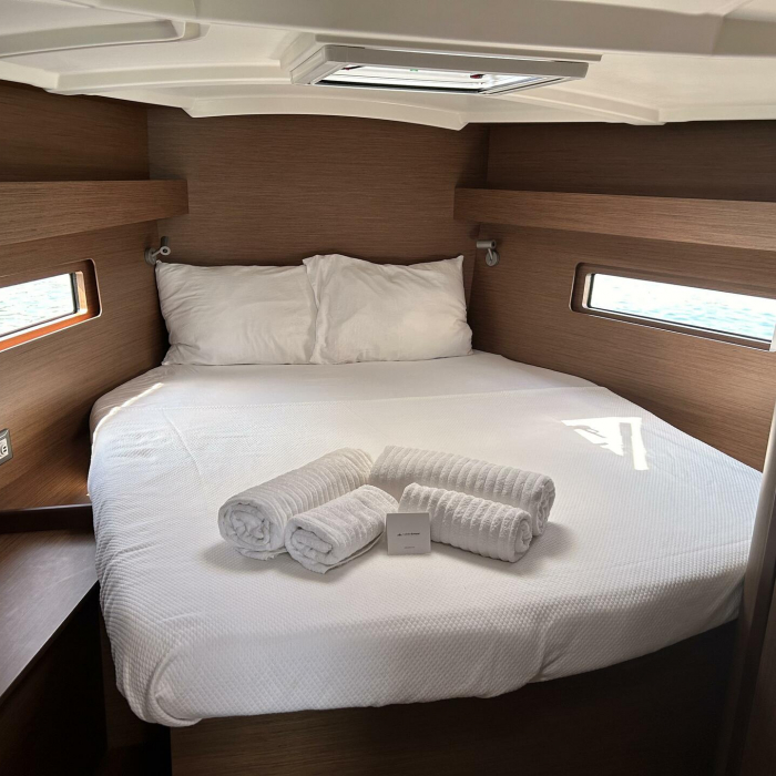 Gia | Oceanis 40.1 photo 8