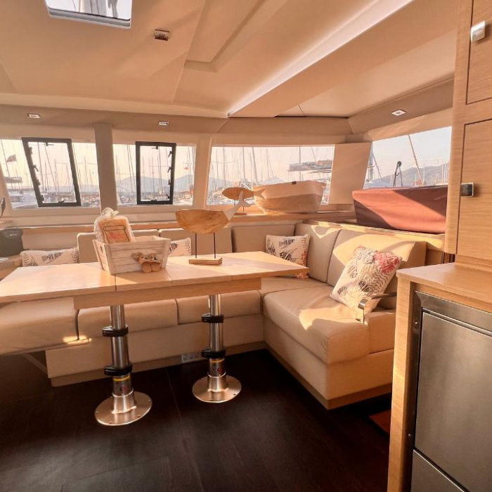 Bollinger | Fountaine Pajot Astrea 42 photo 8