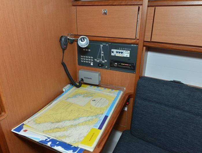 Ami | Bavaria Cruiser 33 photo 11