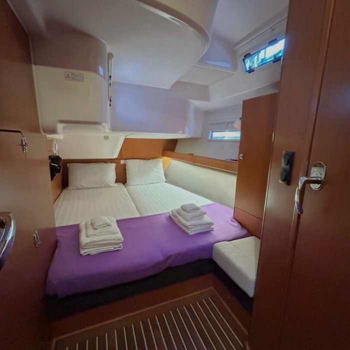 Leonidas III | Bavaria cruiser 51 photo 13