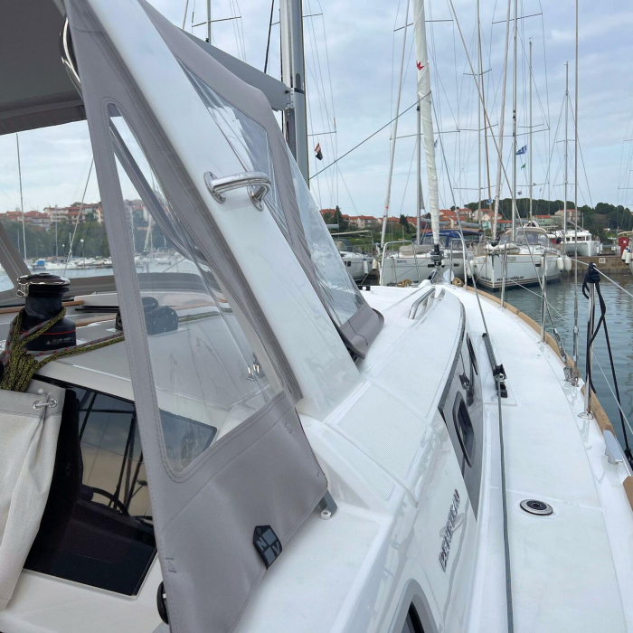 Jana | Oceanis 38.1 photo 6