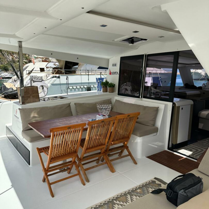 Isla | Fountaine Pajot Isla 40 photo 19