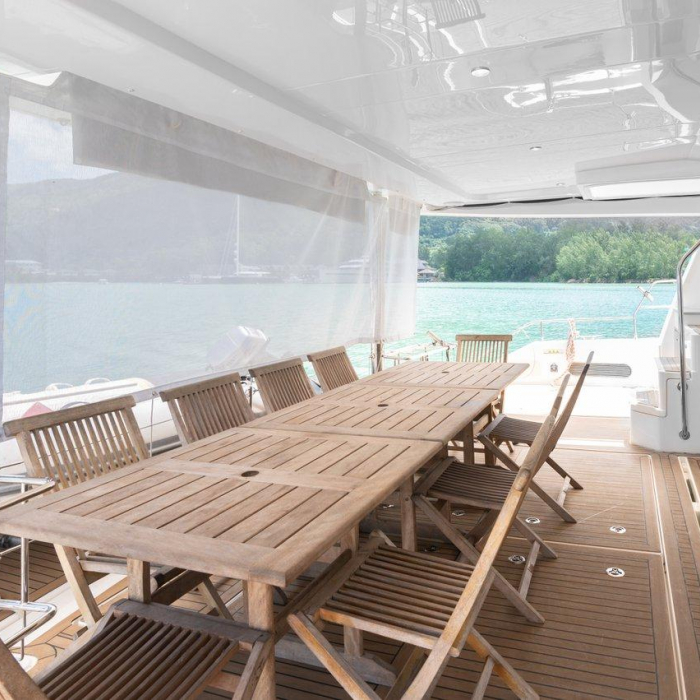 Between | Leopard 58 photo 18