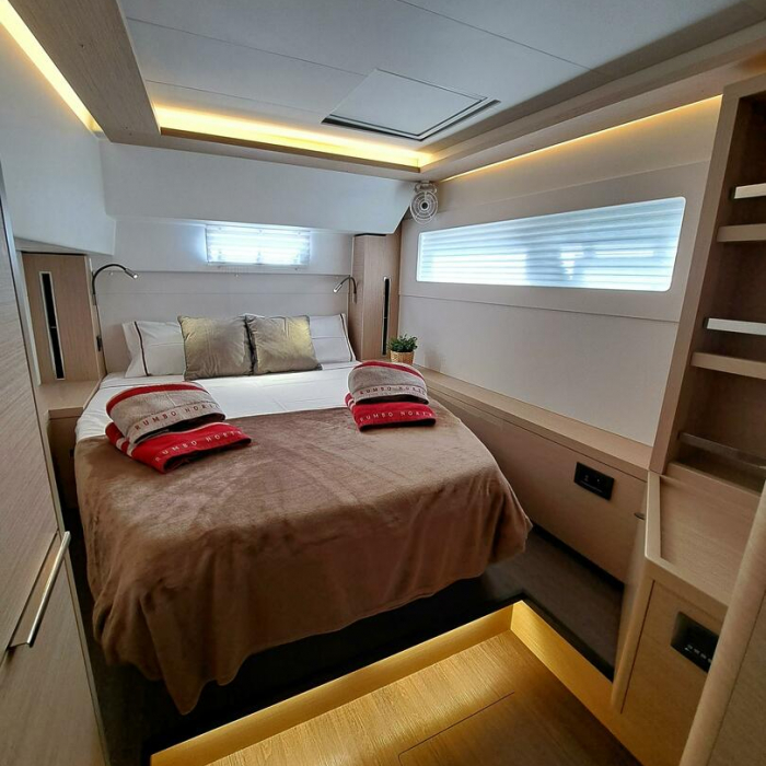 SILVER ELLI | Lagoon 46 photo 22