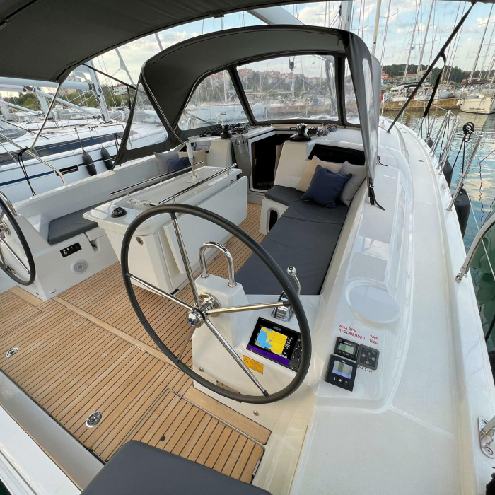 Christine | Oceanis 40.1 photo 14