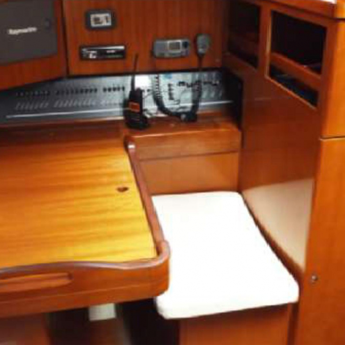 Economy | Dufour 455 GL photo 8