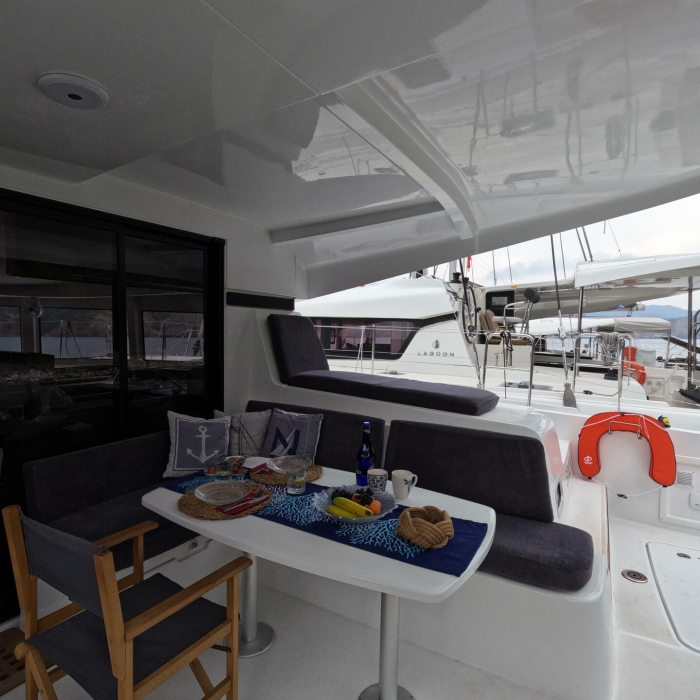 Rena | Lagoon 42 photo 8