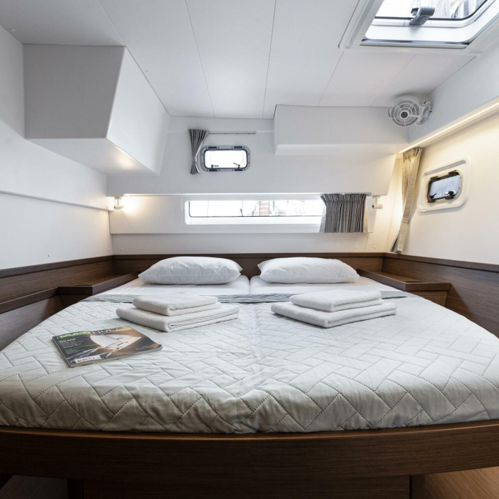 Notorious | A/C, Gen, Watermaker, 12 pax | Lagoon 42 photo 16