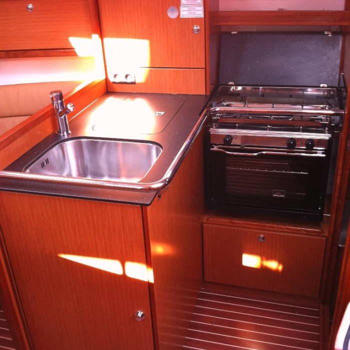 Izar | Bavaria Cruiser 32 photo 7