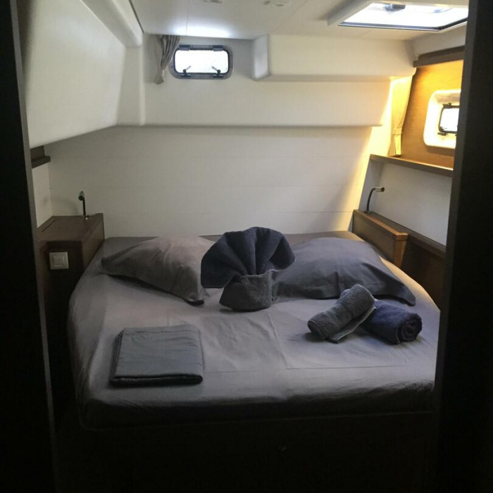 Toja | Lagoon 450 SporTop photo 8