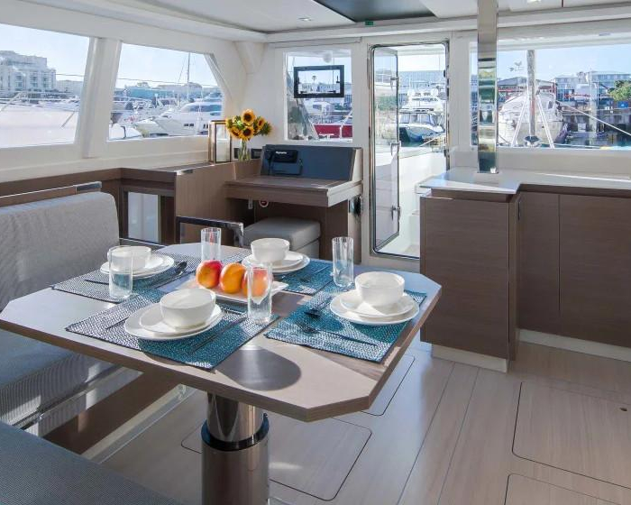  | Moorings 4200/4 photo 9