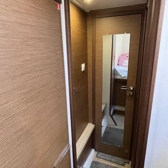 Arctic Charm | Lagoon 40 photo 21